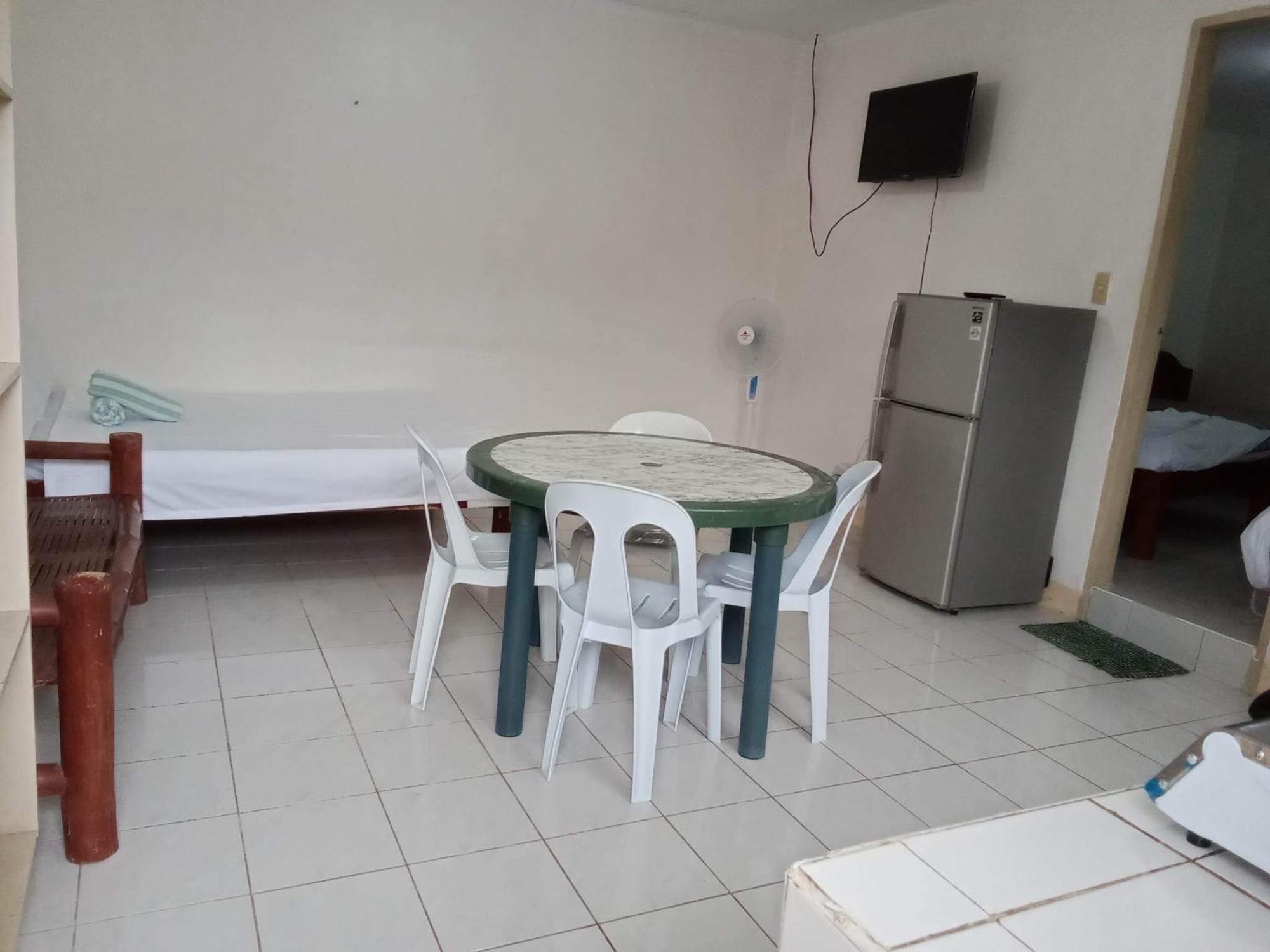 Pescador View - Beachfront & Nearby The Ocean Hostels & Restaurant Moalboal Chambre photo